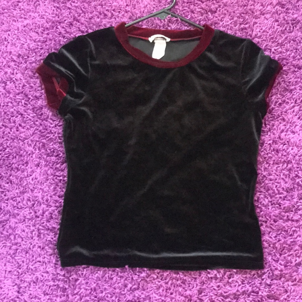 Burgundy and black velvety cropped top ❤️